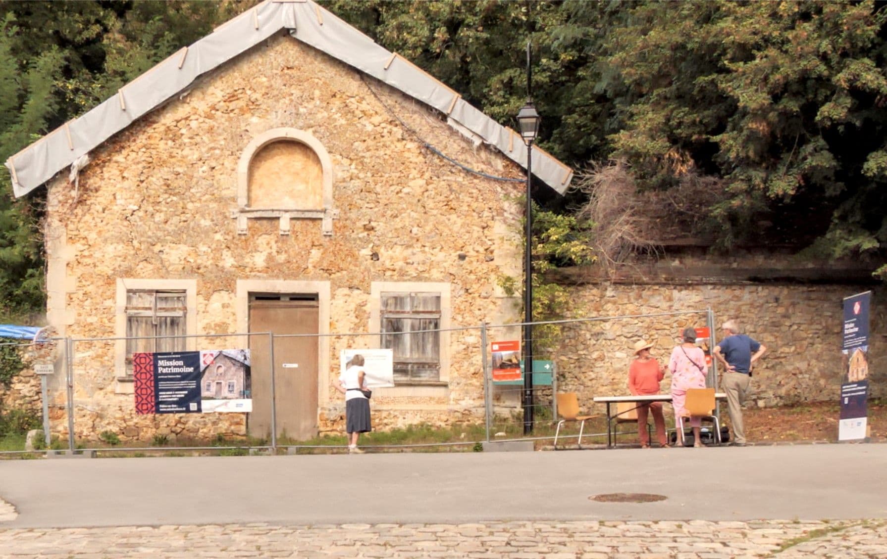 Maison des sœurs à Châteaufort