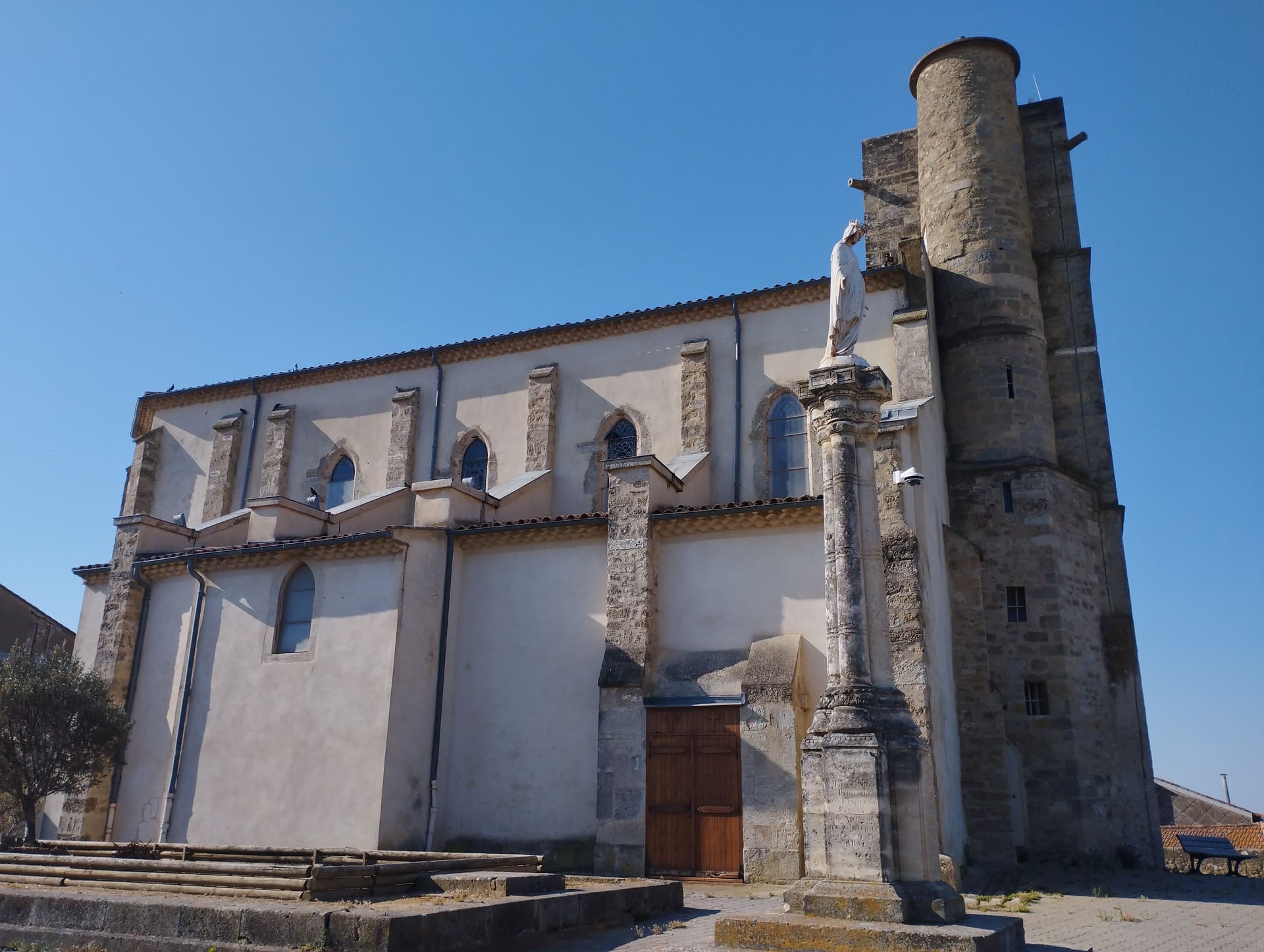 VITRAUX DE L'EGLISE SAINT-LEONCE