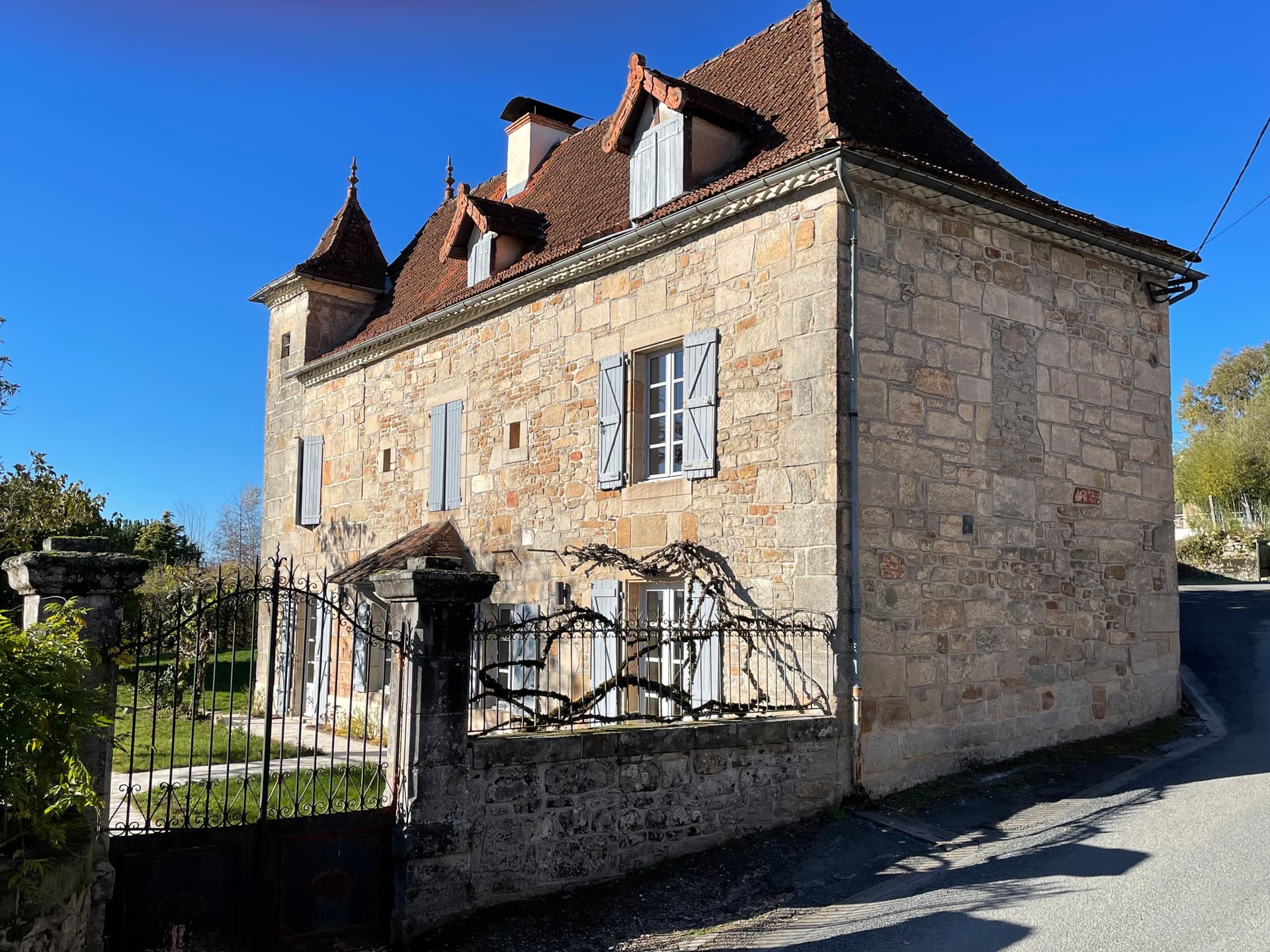 Maison avec pigeonnier à Lacapelle-Marival