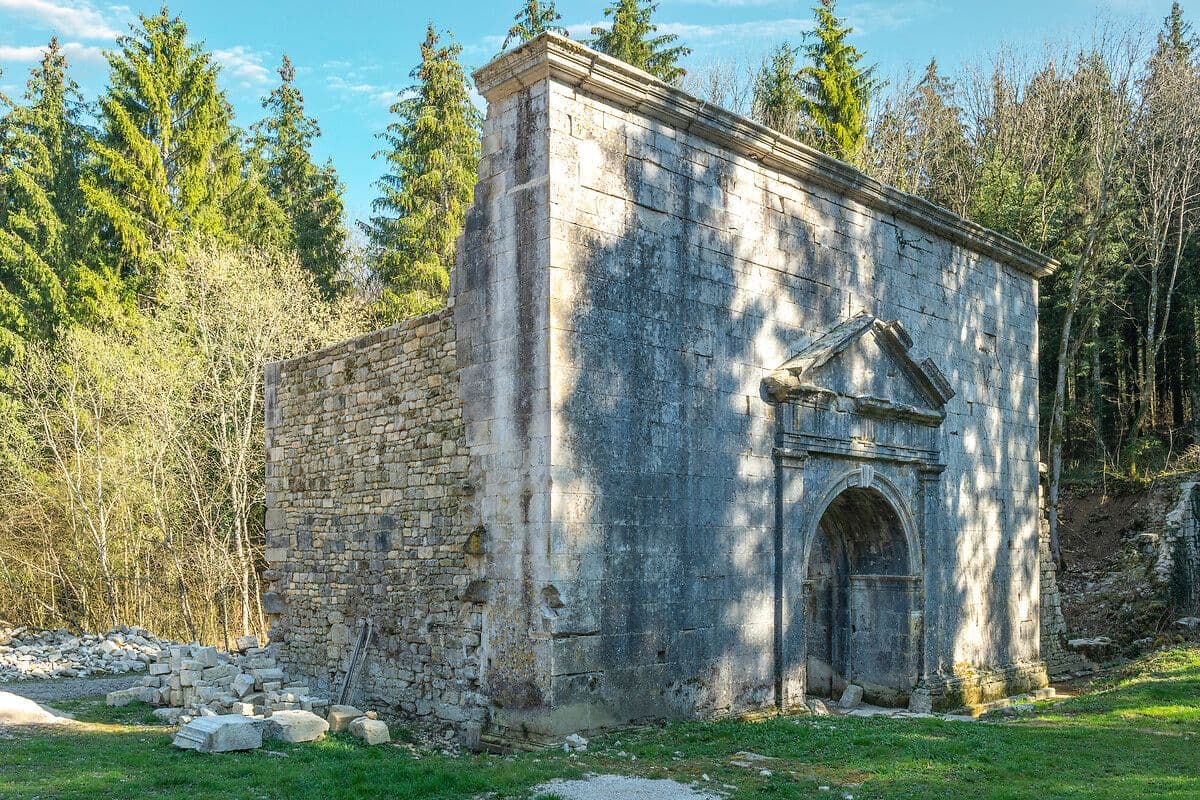 Vestiges de l’abbaye de Mureau