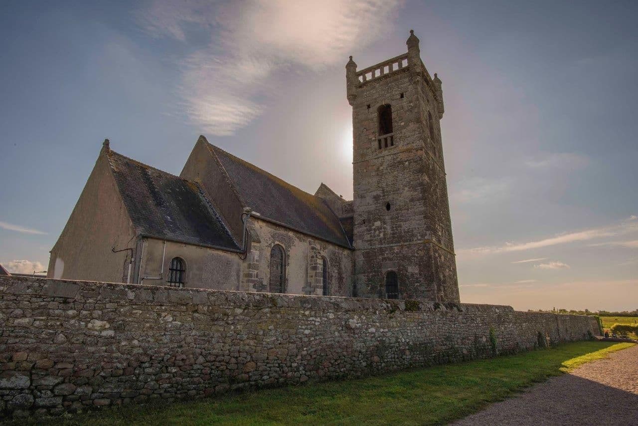 Clocher de l'église de Néville-sur-Mer