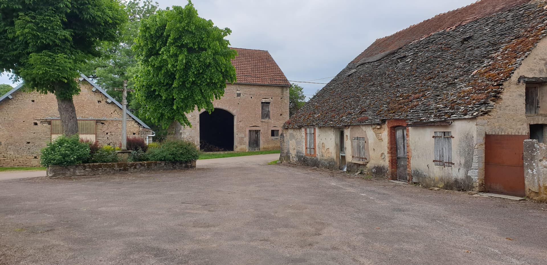 ancien café à Avosnes