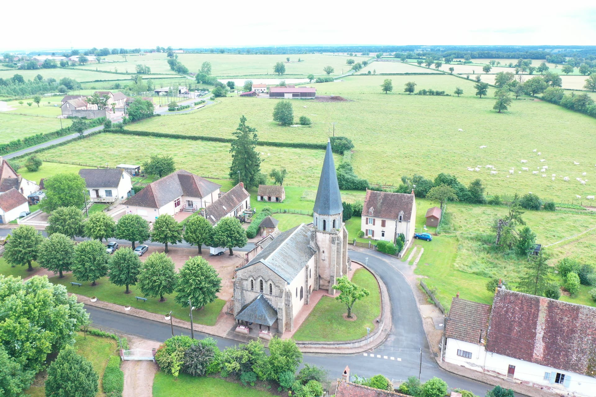 Eglise de Liernolles