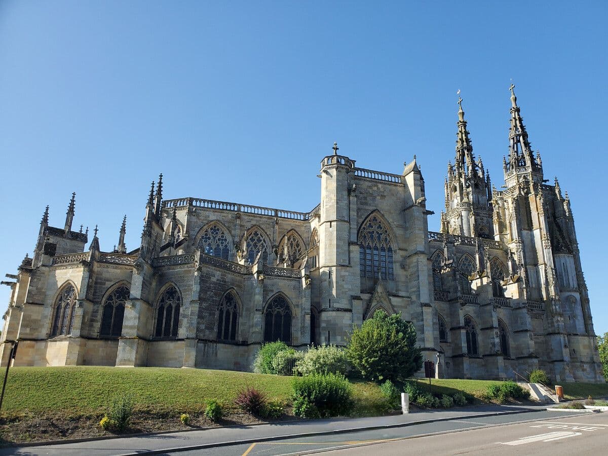 Basilique Notre-Dame de l'Epine