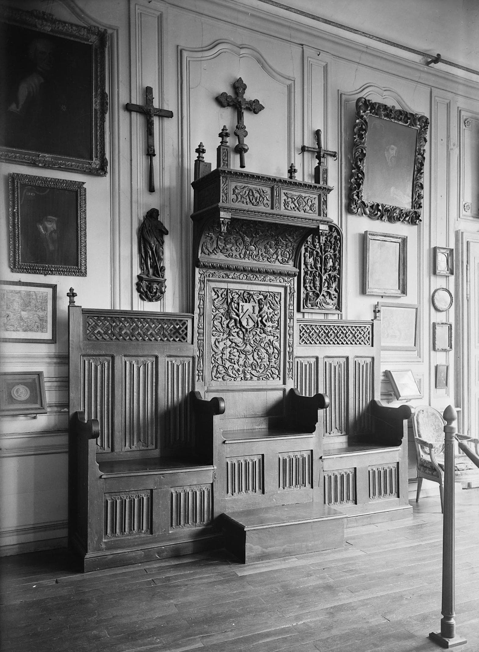 Cathèdre de la cathédrale de Nevers