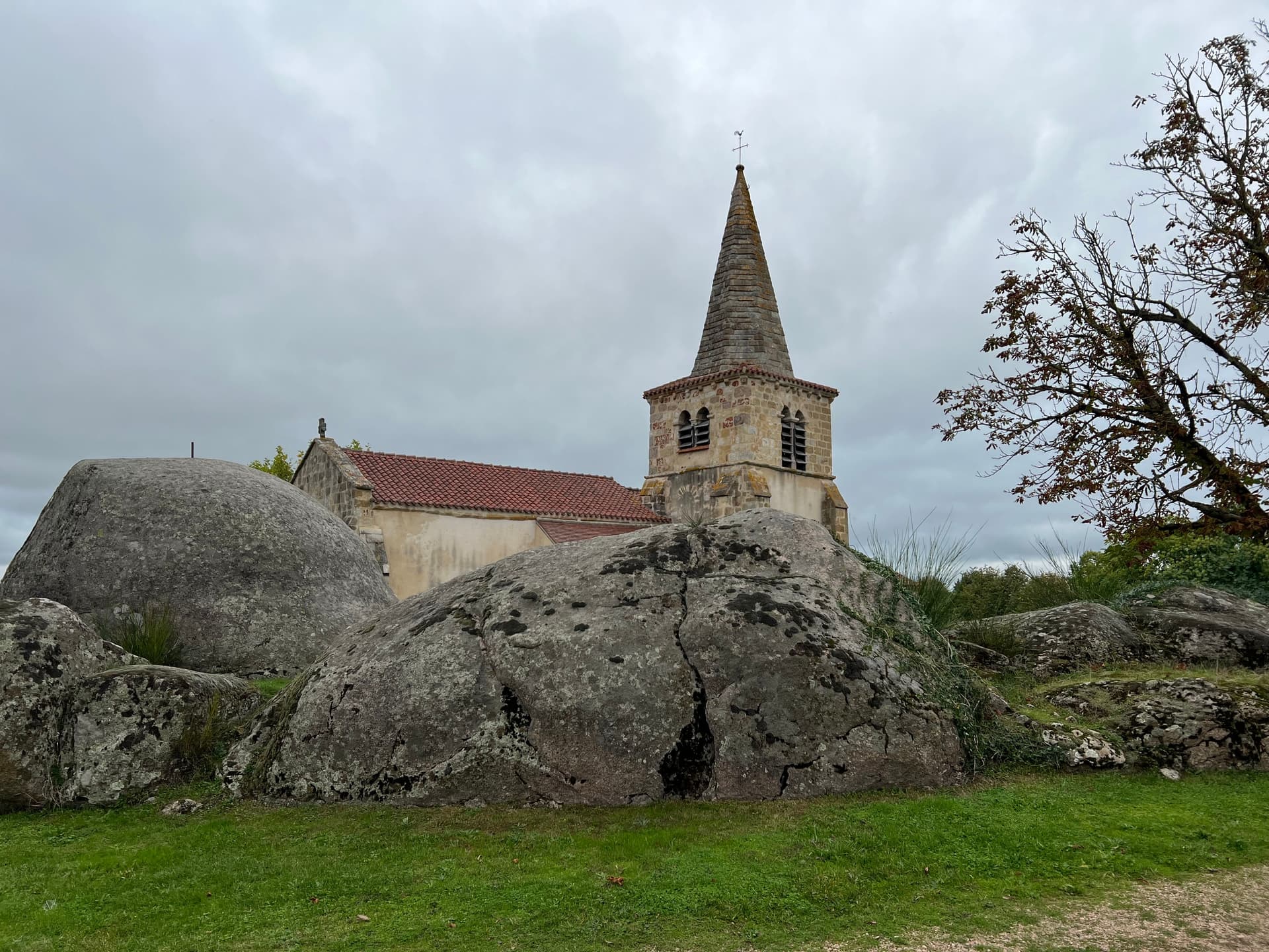 Eglise Saint-Sulpice à Louroux de Beaune