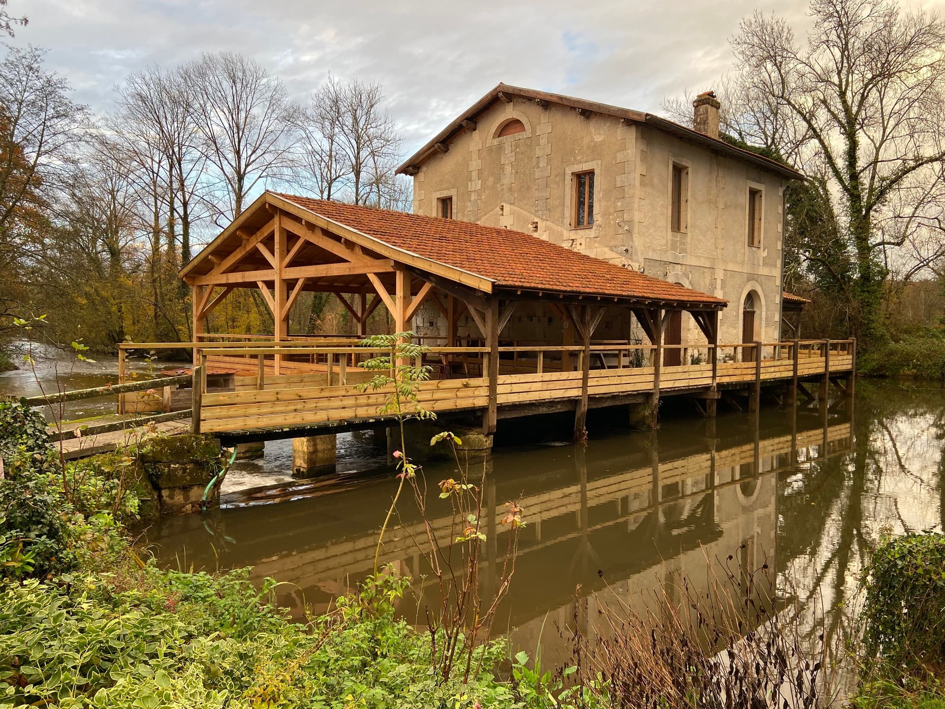 Moulin de Salles à Tocane Saint Apre