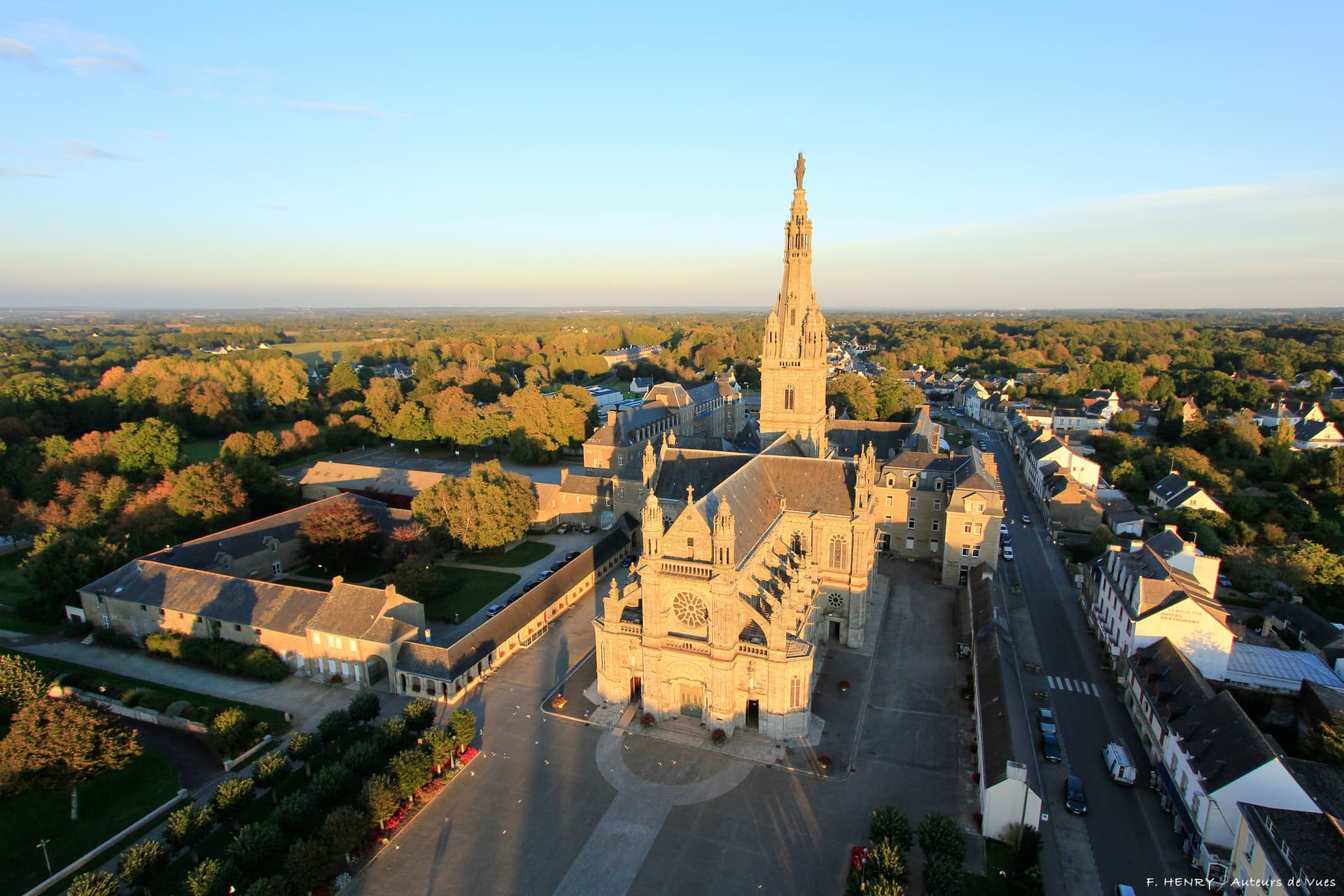 Sainte-Anne-d’Auray - Fondation Cadic
