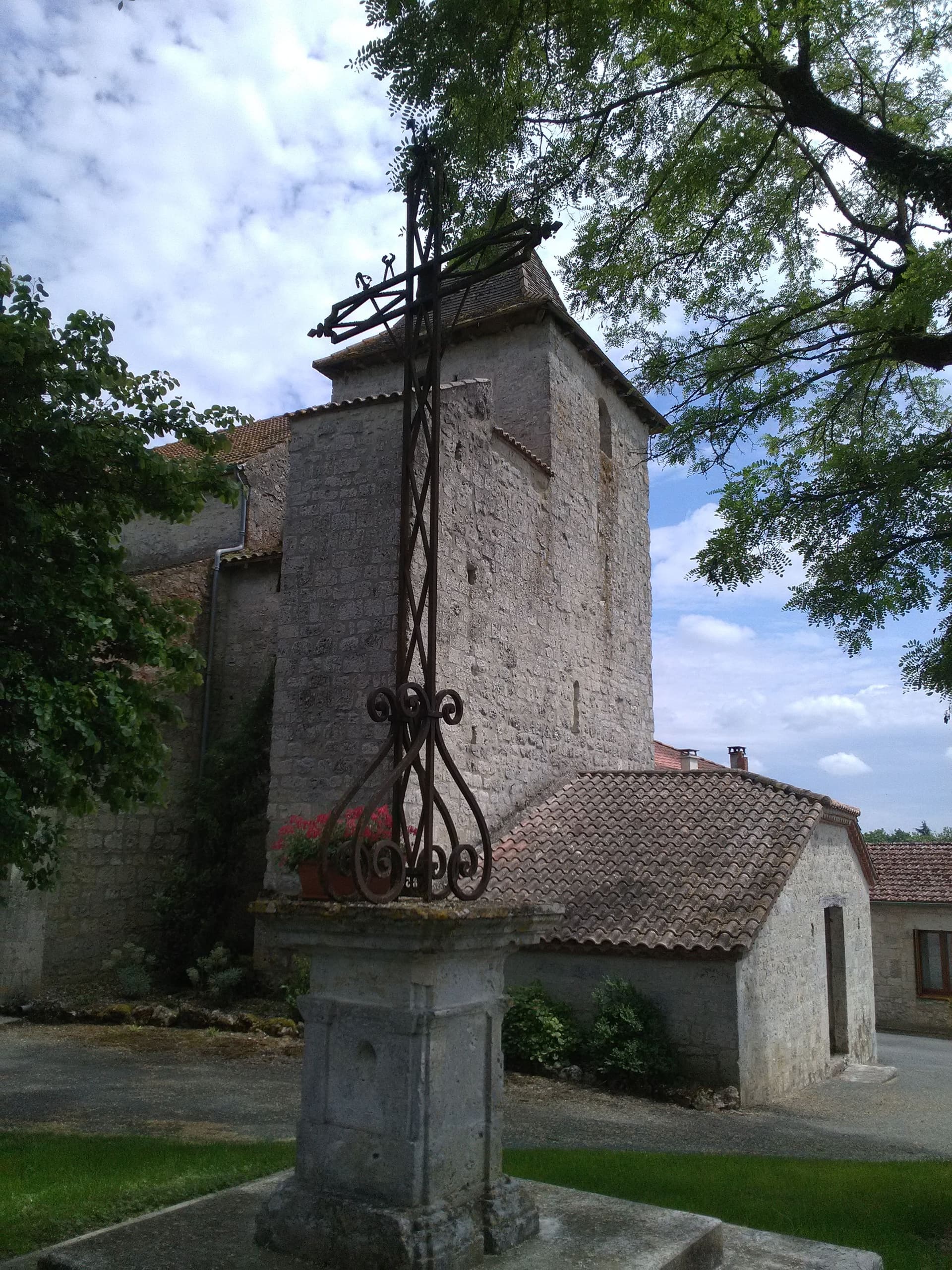 Eglise Saint-Jean à Cours