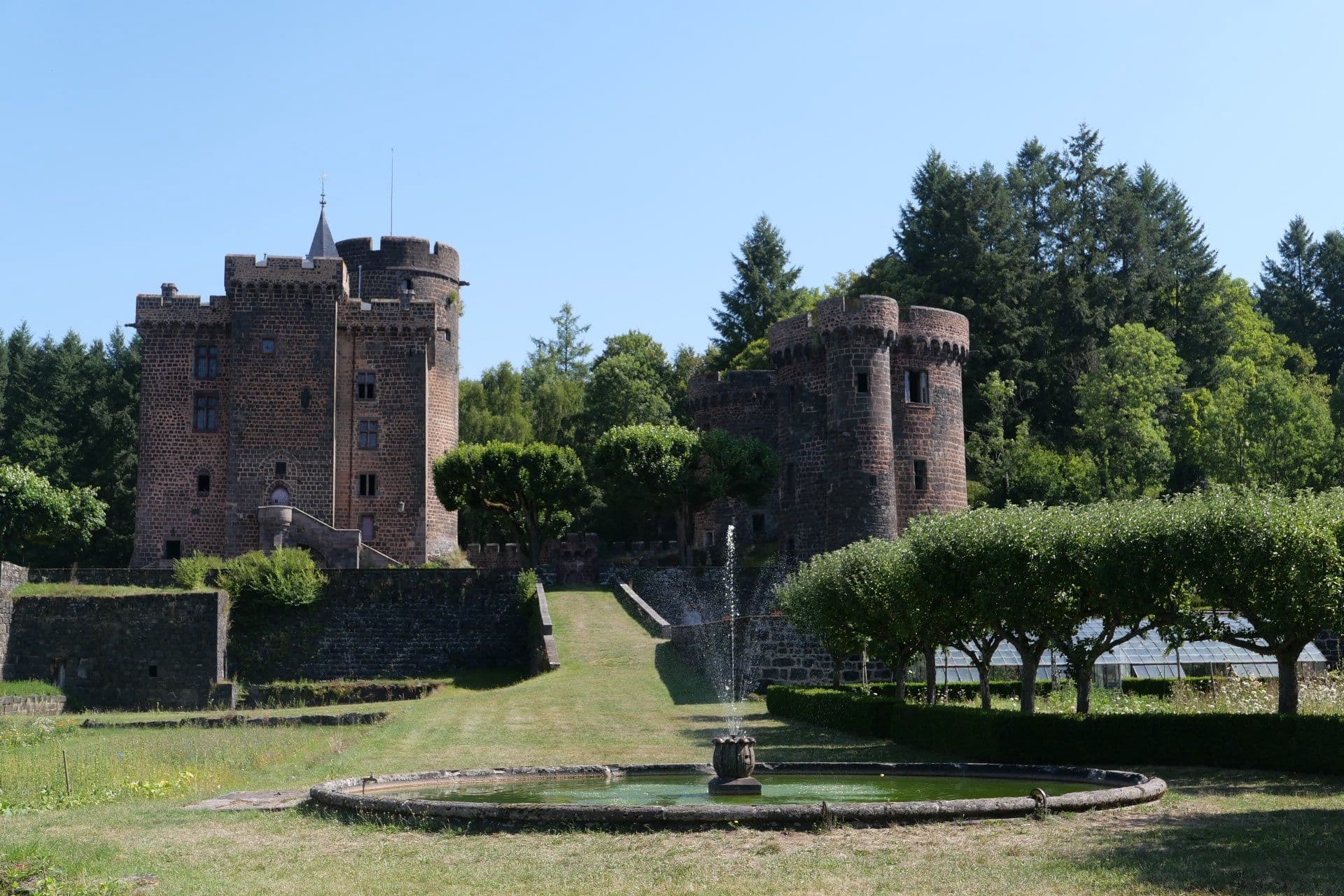 Château Dauphin à Pontgibaud