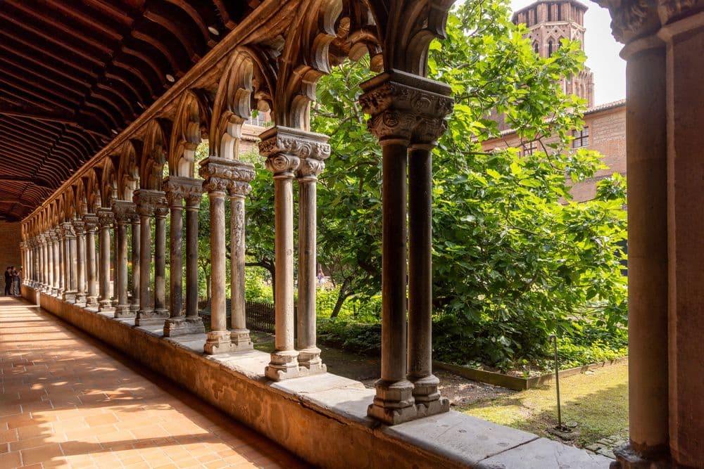 Colonnes du cloître des Augustins à Toulouse