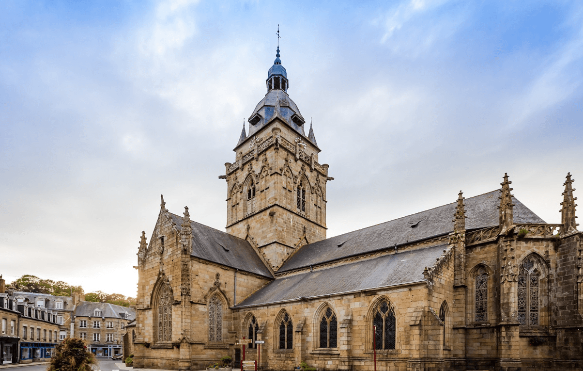 L'église Notre-Dame de Villedieu-les-Poêles